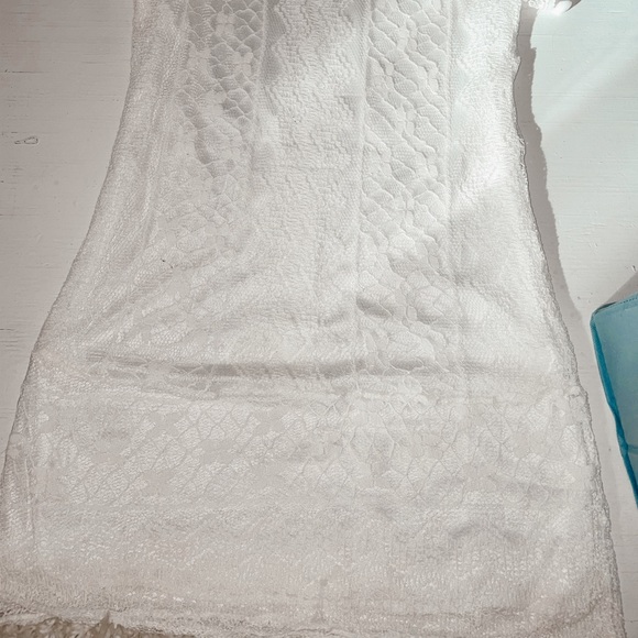 Women’s white lace dress NWOT - Picture 2 of 3